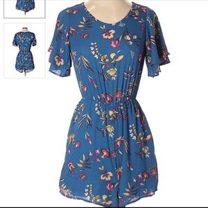 Sienna sky size small romper with pockets